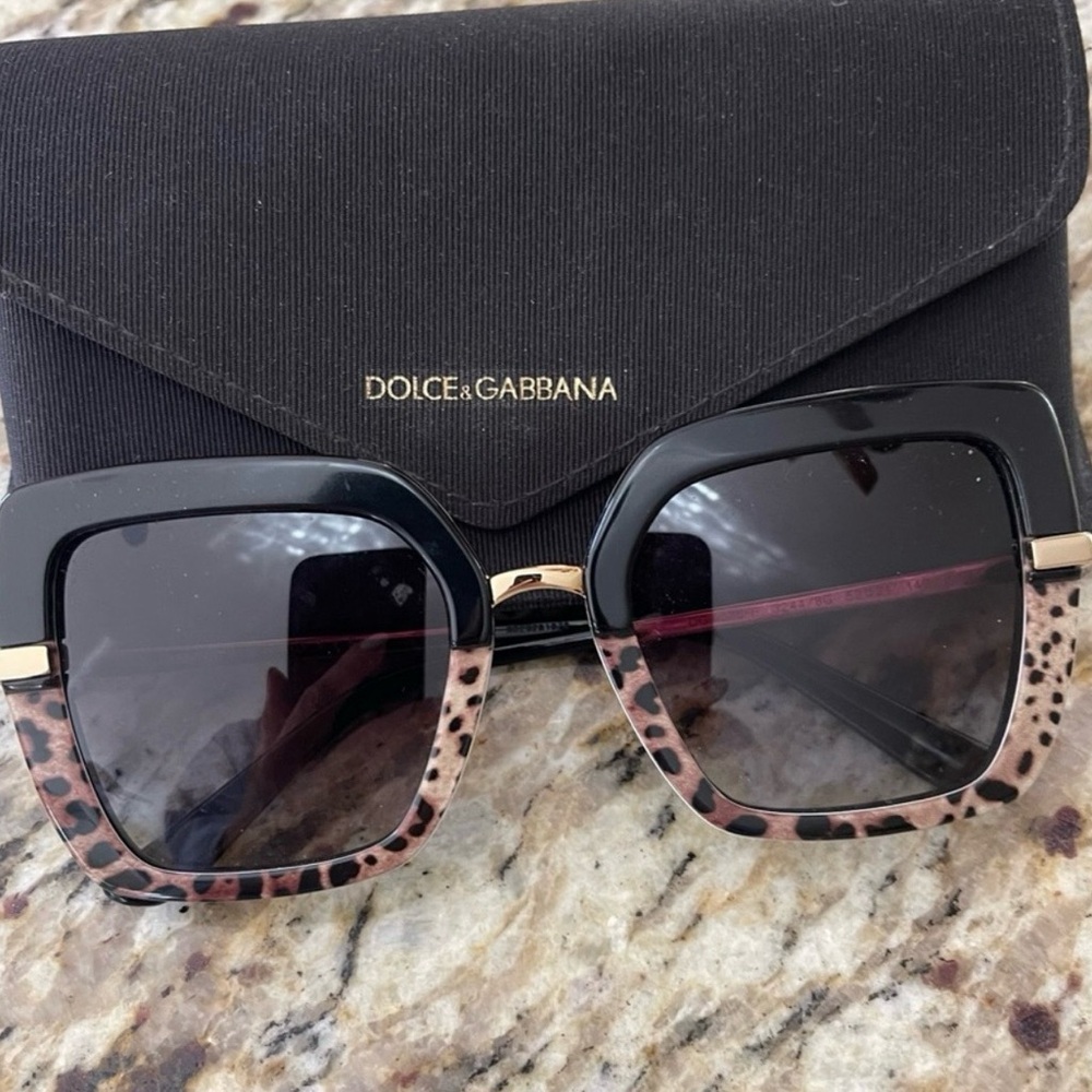 Dolce & Gabbana Black & Leopard-Print Square Sunglasses DG4373 new w box